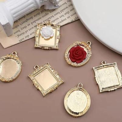 Mix Gold & Silver Frames Pendant