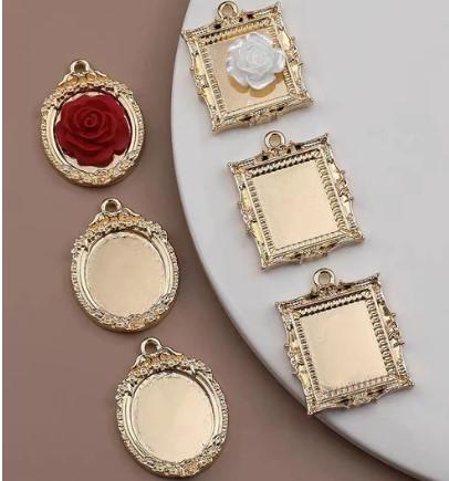 Mix Gold & Silver Frames Pendant