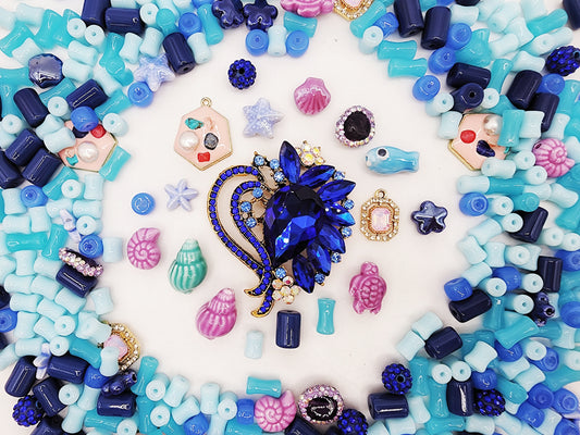 [Premium] Giant Luxury: Riding the Waves