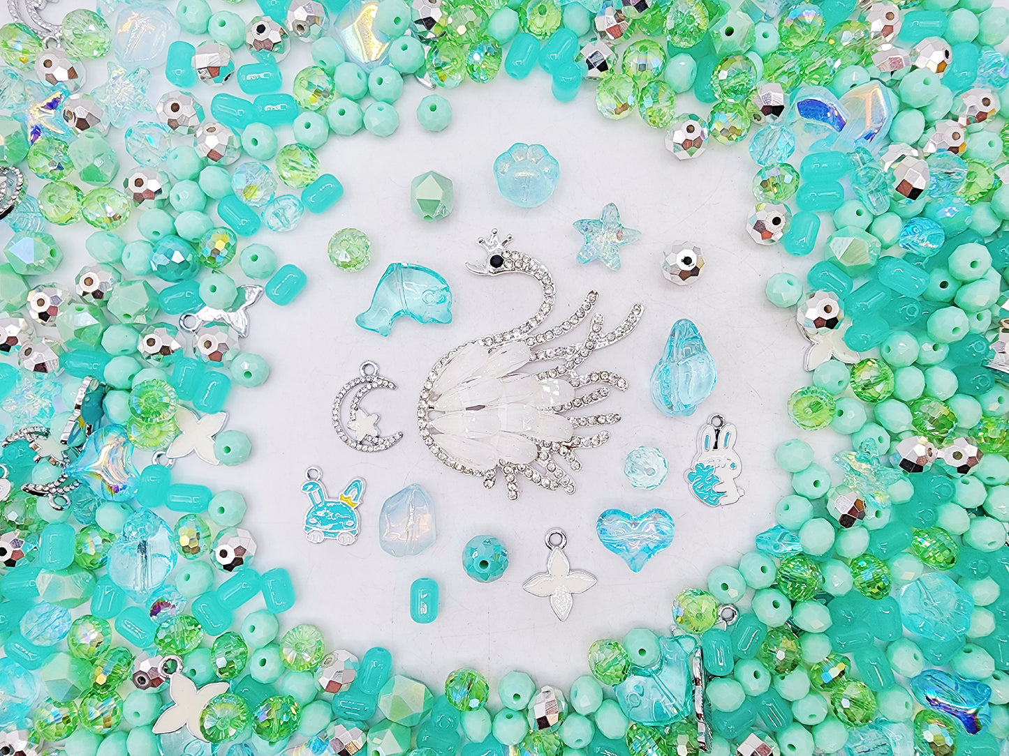 [Express] Giant Luxury: Happy Swan