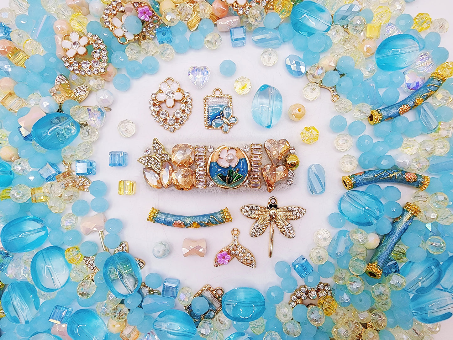 [Express] Giant Luxury: Azure Wonderland