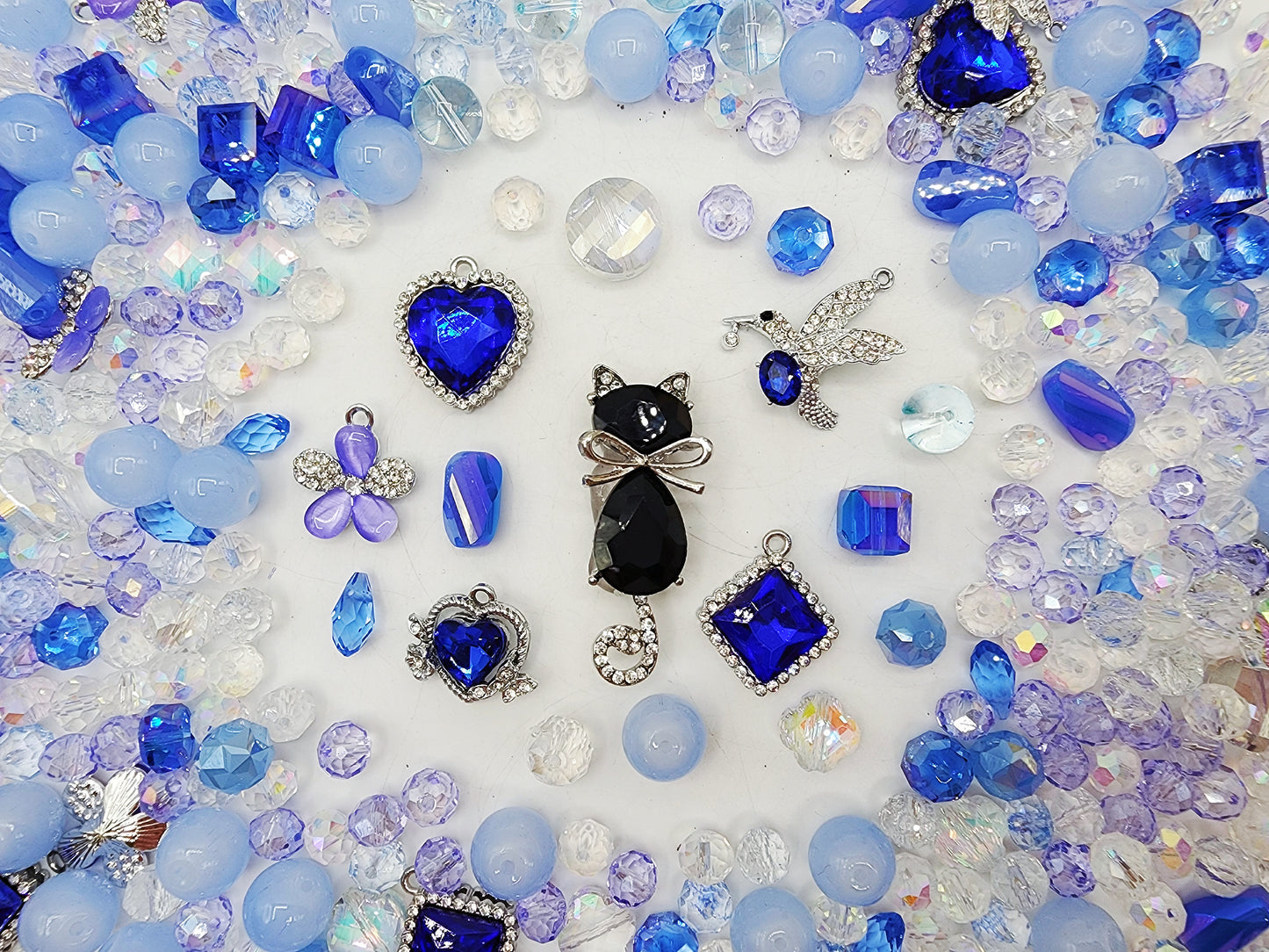 [Express] Giant Luxury: Mystery Kitten