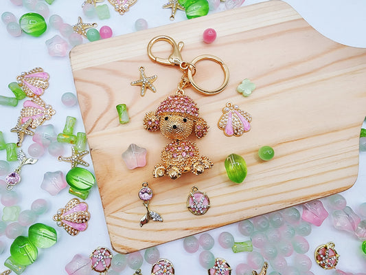 [Premium] Giant Luxury: Poodle Lady