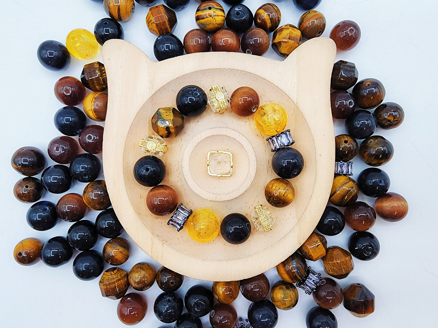 [Premium] Hand Art: Tiger's Eye