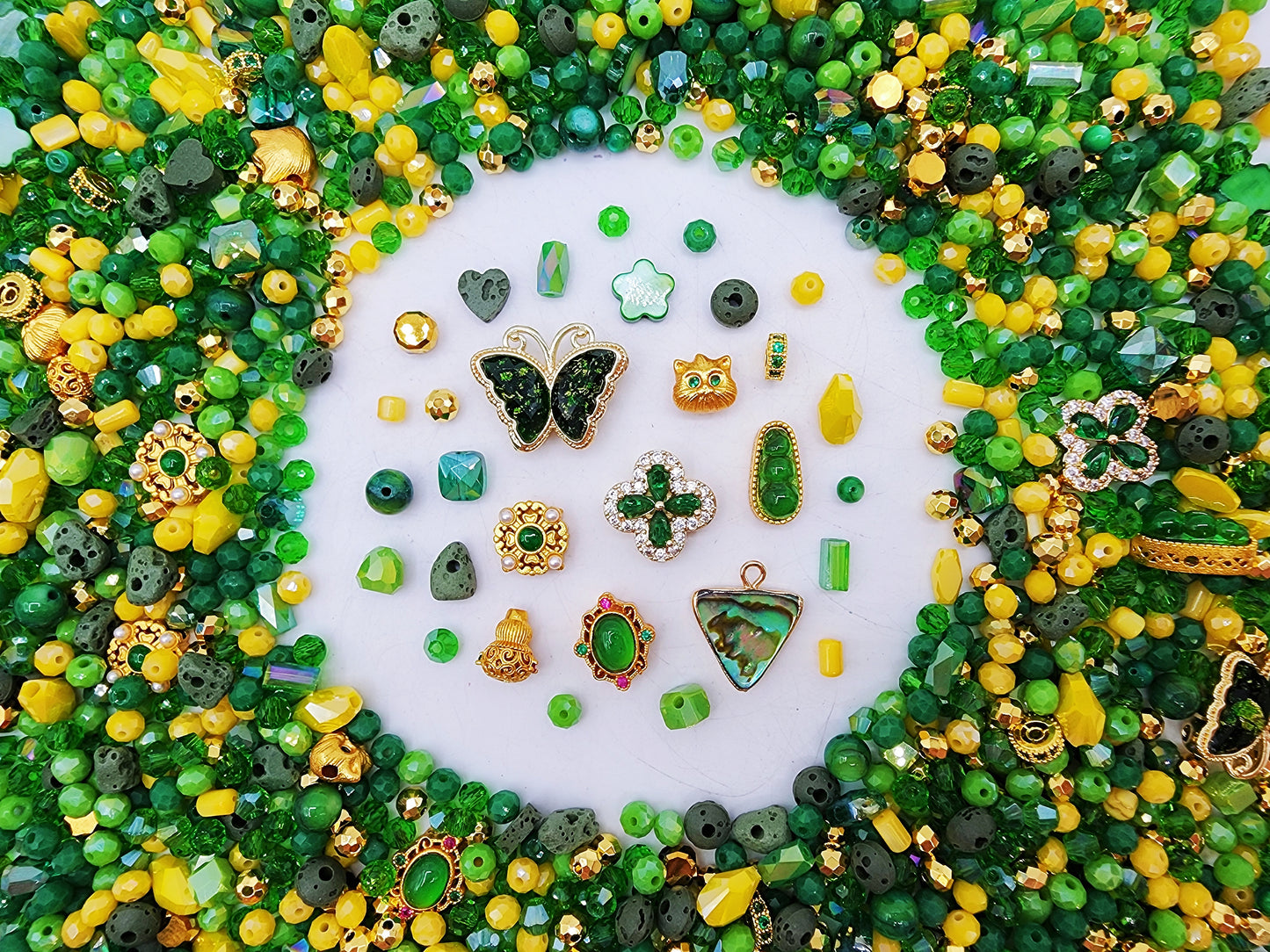 [Premium] Luxury: Green Symphony