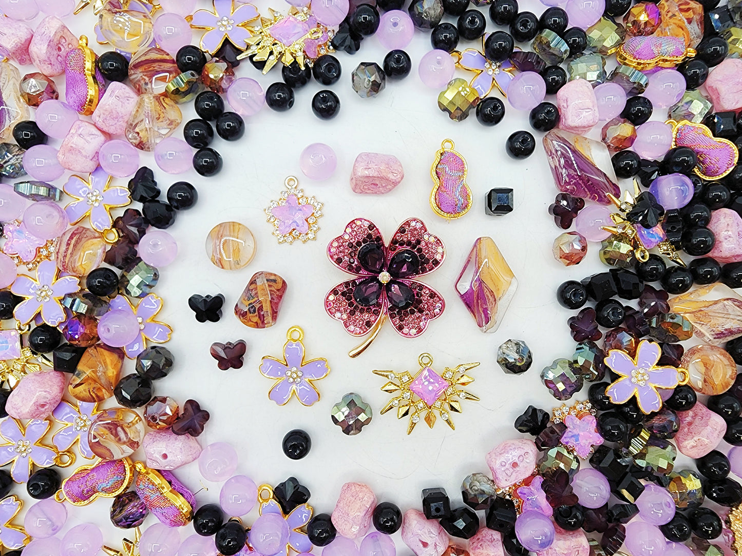[Express] Giant Luxury: Velvet Clover