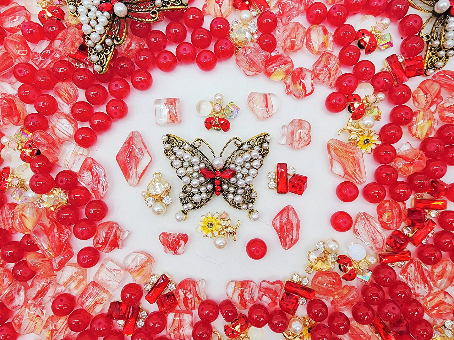 [Premium] Giant Luxury: Scarlet Butterfly