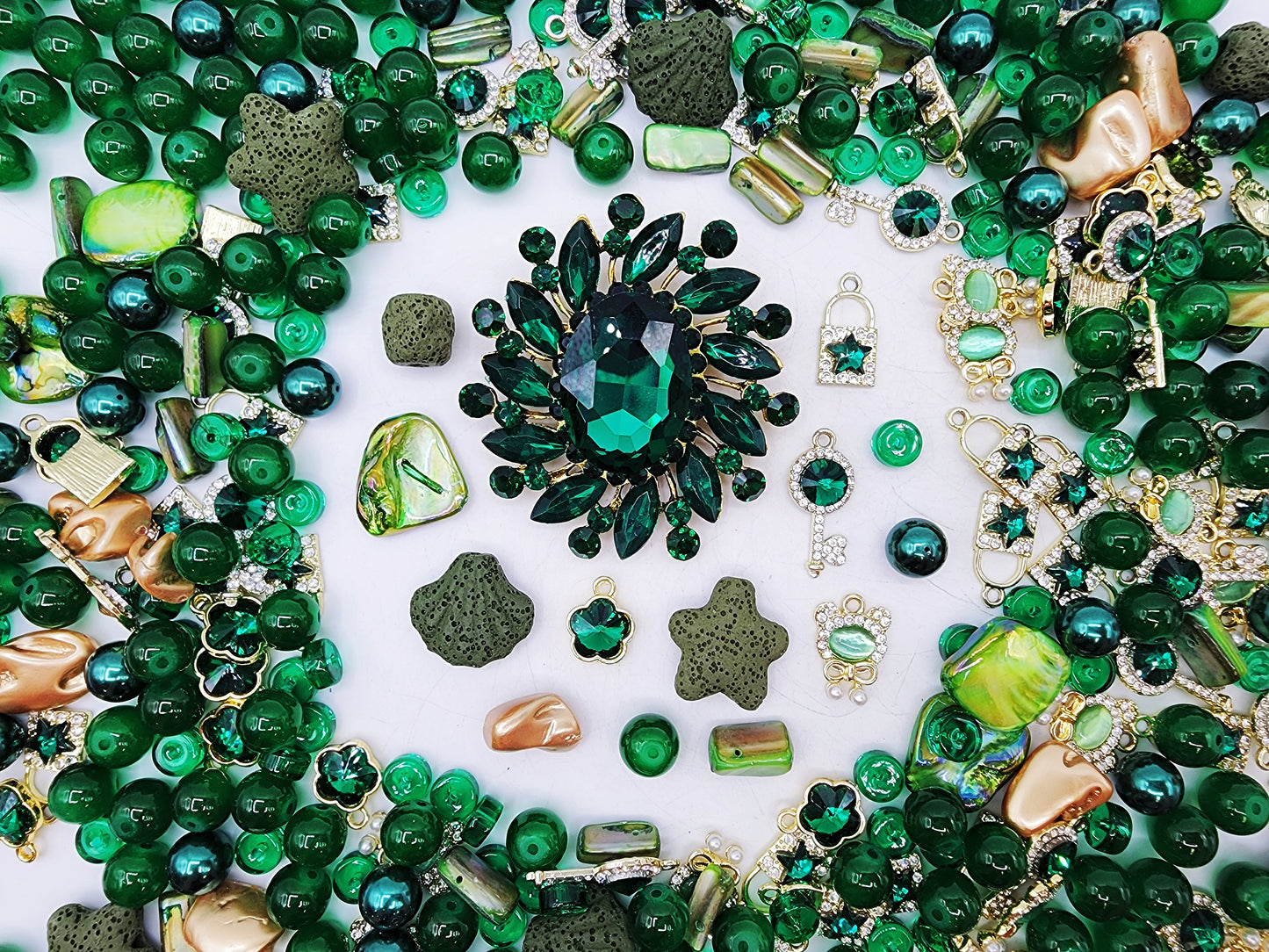 [Express] Giant Luxury: Emerald Queen
