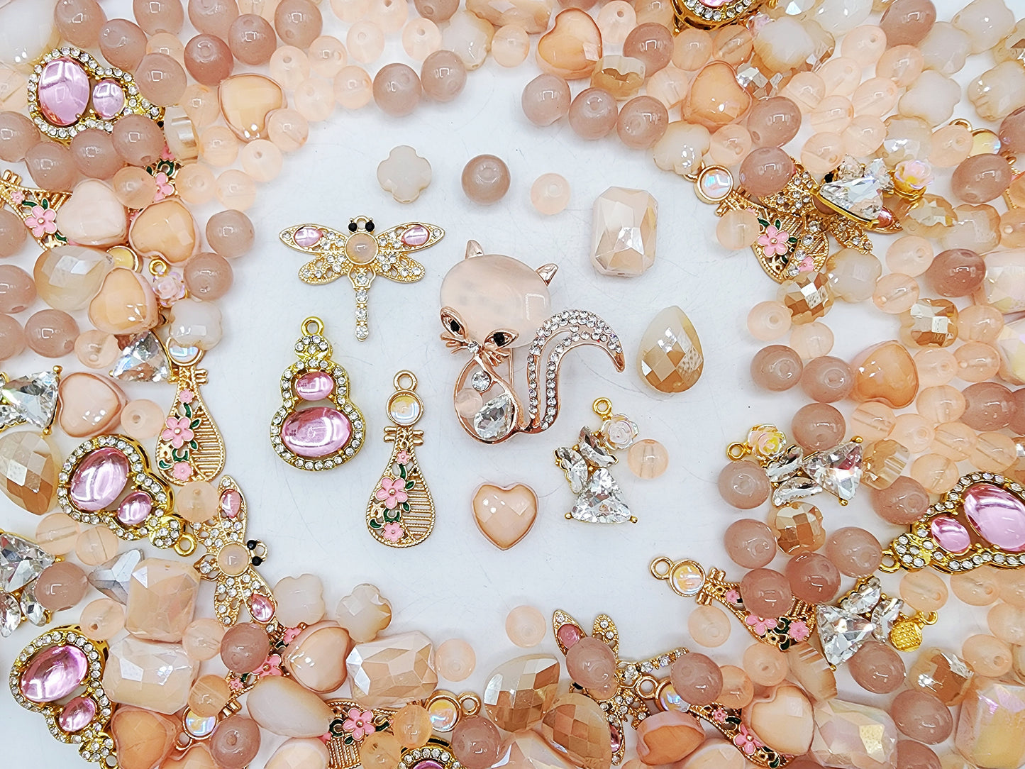 [Express] Giant Luxury: Foxy Kitty